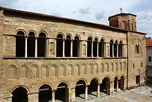 Photographie de la cathédrale d'Ohrid, d'architecture byzantine