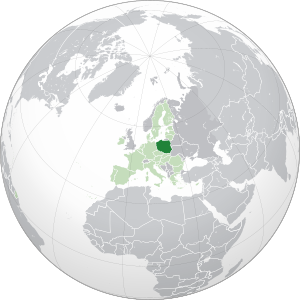 Расположение Польши (тёмно-зелёный): — в Европе (светло-зелёный и тёмно-серый) — в Европейском союзе (светло-зелёный)
