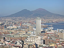 Ambassador's Palace Hotel, già noto come grattacielo della Società Cattolica di Assicurazioni, venne edificato tra il 1954 ed il 1957, costituendo il primo esempio di grattacielo a Napoli