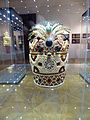 تاج کیانی تاج مخصوص پادشاهان قاجار شامل حدود ۱۸۰۰ قطعه یاقوت سرخ، ۱۸۰۰ قطعه مروارید، ۳۰۰ قطعه زمرد و جواهرات دیگر بود.