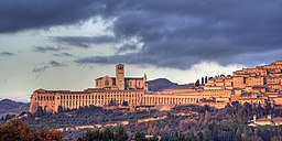 Assisi med Franciskanordens moderkloster.