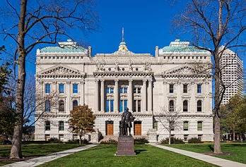 Le capitole de l'État de l'Indiana, à Indianapolis. (définition réelle 3 976 × 2 708)