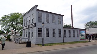 Réplique de première usine Ford Mack Avenue Plant (en), des premières Ford A (1903)