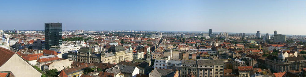 Панорама Загреба са Горњег града, са куле Лотршчак