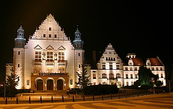 Poznań Collegium Minus bij nacht