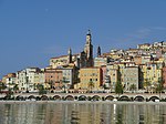 Vy över gamla stan I Menton, en kuststad belägen på den franska rivieran.