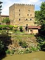 Le Donjon Lacataye au pied du Midou