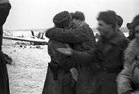 Встреча воинов 2-й ударной и 67-й армий, 18 января 1943 года, фотография Дмитрия Козлова.