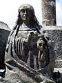 Le calvaire de Laz : statue de sainte Marie-Madeleine.
