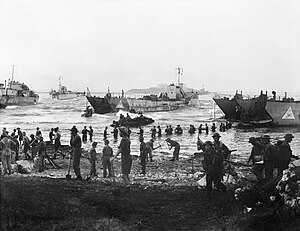 Британские войска на сицилийском побережье (10 июля 1943)