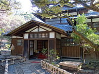 前田侯爵邸の和館。上記洋館と隣接して建てられた。重要文化財（東京都目黒区駒場公園）[188]