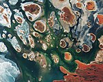 Fotografia do lago tirada por em 2017 pelo satélite Copernicus Sentinel-2B