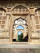 Jali en Champaner utiliza los patrones tradicionales geométricos y la geometría islámica