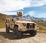 M153 CRWS IIを搭載したL-ATV (JLTV)。