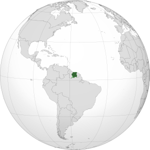 Суринам на карте мира Светло-зелёным отмечены территории, спорные с Гайаной и Французской Гвианой.