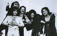 اعضای گروه در سال ۱۹۷۷