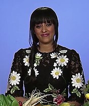 Tia Mowry Her mother is of Afro-Bahamian descent and her father is of English and Irish ancestry.[112]