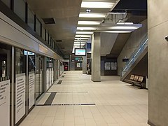 Quai de la station Cleunay, les aménagements des stations de la ligne B présentent une plus grande variété que ceux de la ligne A.