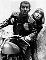 Maxwell Smart (Don Adams) eta 99 agentea (Barbara Feldon)