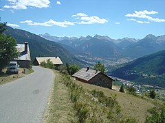 Vue depuis le hameau des Tronchets sur Briançon et Saint-Chaffrey.