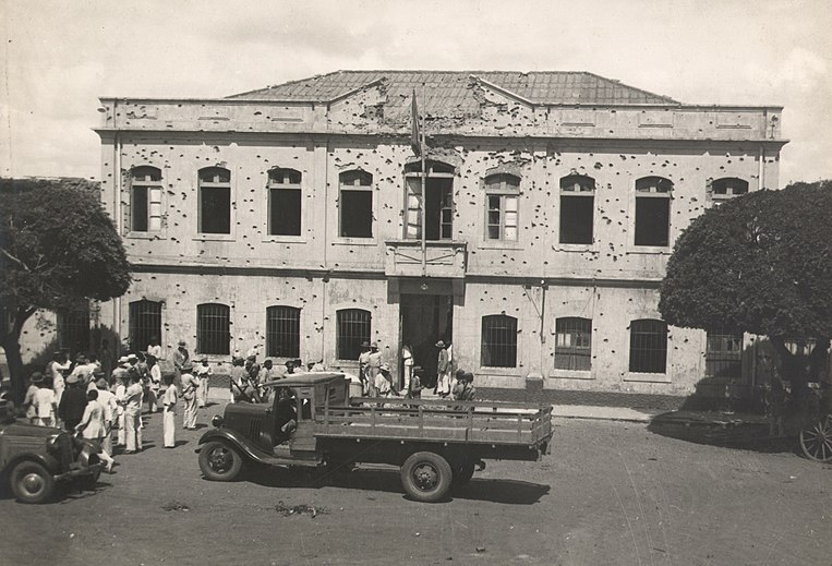 Intentona Comunista de 1935 - Fachada do Quartel do Regimento Policial de Natal cravados de balas pelos soldados do 21º B.C e pelos civis comunistas