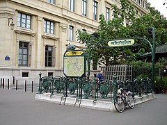 Place Louis-Lépine'deki "Cité" metro istasyonu