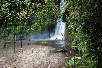 Chute d'eau Air Terjun