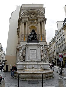 Photo de rue récente en couleur.