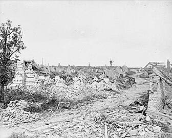 La commune en ruines, le 29 août 1918 .