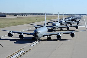 KC-135_Stratotanker_elephant_walk