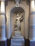 Статуя-алегорія Африки, палац Феррерія, Мальта
