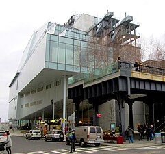 A jelenlegi múzeumépület egyúttal a High Line Park déli vége is (2016)
