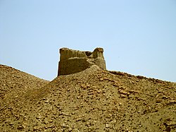 Развалины древнего города Хараба-Гилян близ села Юхары Азы Ордубадского района