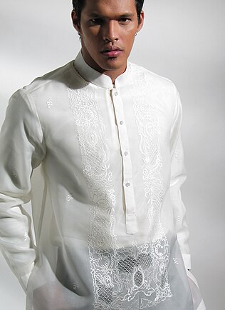 Barung Tagalog este costumul național din Filipine, iar forma albă este purtată la nunți