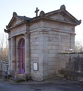 L'entrée principale du cimetière.