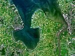 Bremerhaven ligger vid floden Wesers mynning till höger på denna satellitbild