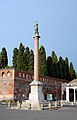 Colonne de San Lorenzo, devant la basilique