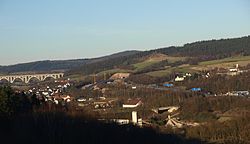 Kirchheimer Dreieck mit der Wälsebachtalbrücke der Schnellfahrstrecke Hannover–Würzburg