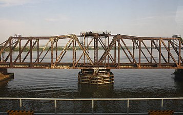 The through-truss swing span of the 1904 Long Bridge in 2010