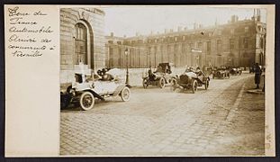 Tour de France automobile. Arrivée des concurrents à Versailles.