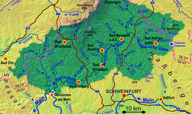 Schweinfurt ist das Tor zum Bäderland Bayerische Rhön, das nahezu identisch mit dem Einzugsgebiet der Fränkischen Saale ist (grüne Flächenfärbung)