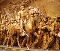 オーガスタス・セント＝ゴーデンス作『ロバート・グールド・ショー記念像』1884-1897年。石膏製