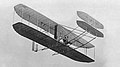 Один з перших літаків США Wright Model A в польоті над базою. Версень 1908