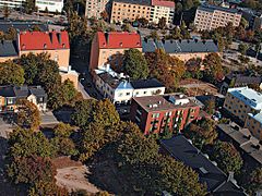 Vue aérienne de Vallila, la rue Hämeentie en arrière-plan.