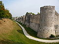 Le antiche mura di Provins in Francia, erette nel 1226-1314