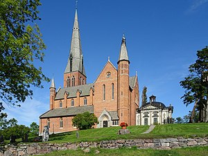 Kyrkan från söder.