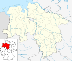 Mapa konturowa Dolnej Saksonii, po lewej nieco na dole znajduje się punkt z opisem „Osnabrück Hauptbahnhof”