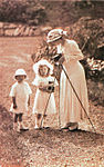 Margareta var en skicklig amatörfotograf. Fotografi från 1910-talet.