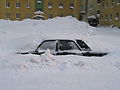 Automobile sepolta dalla neve