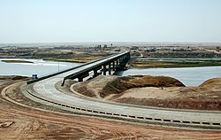 Мост над Амударя между Узбекистан и Афганистан в района на град Термез